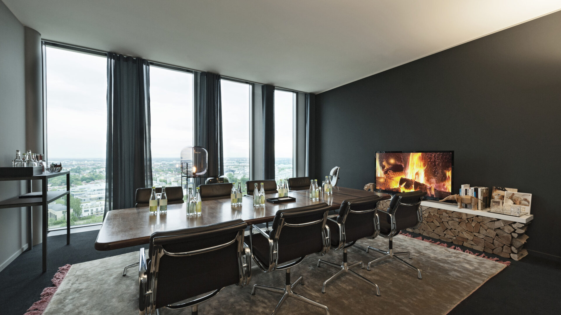 DO_M_HT_19Etage_FR_CH8465_Christoph_Hellhake__low